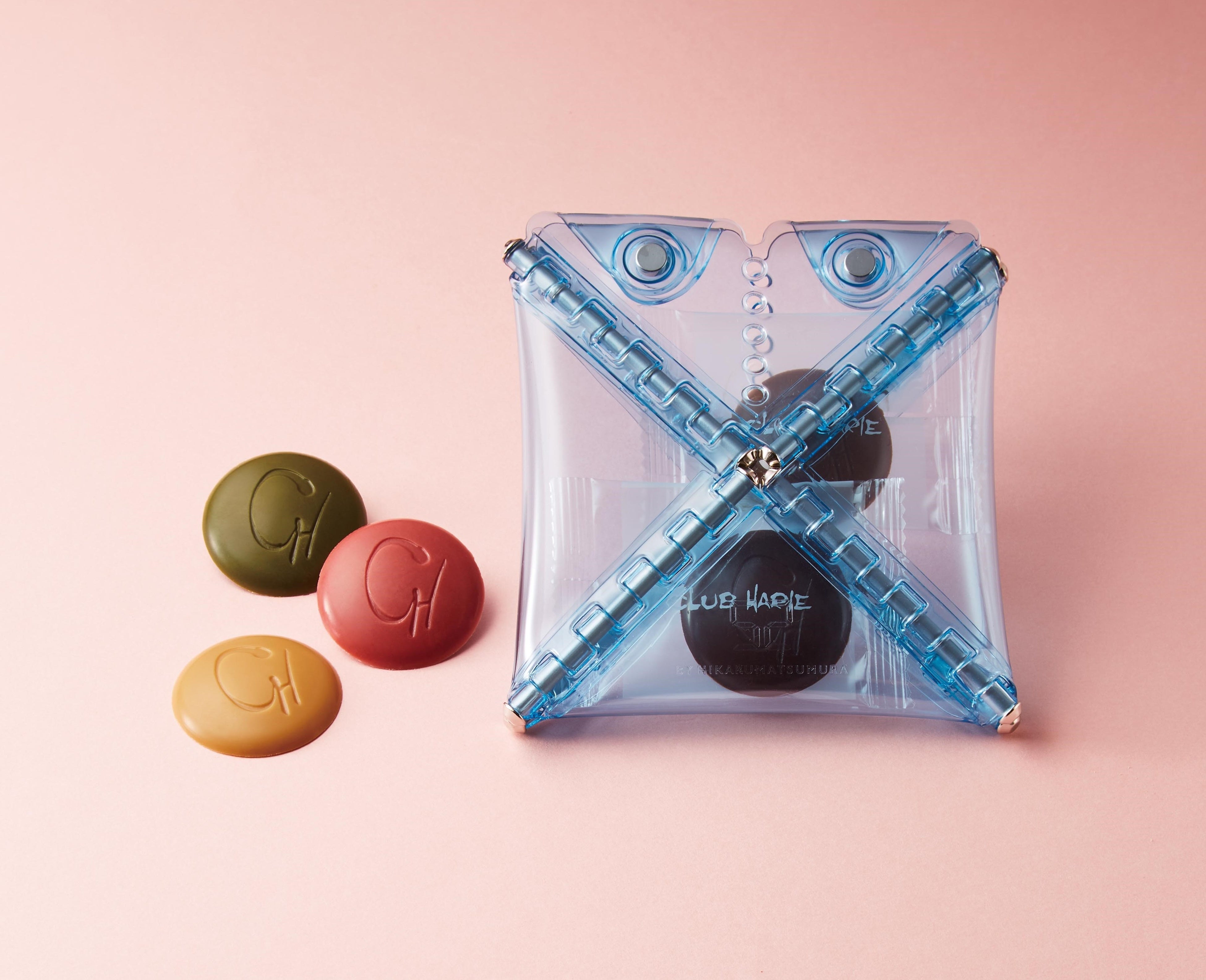 バレンタイン限定ポーチ（チョコレート5個入・10×10ｃｍ） 各7,150円■4階 モード＆トレンド「スタイル＆エディット」