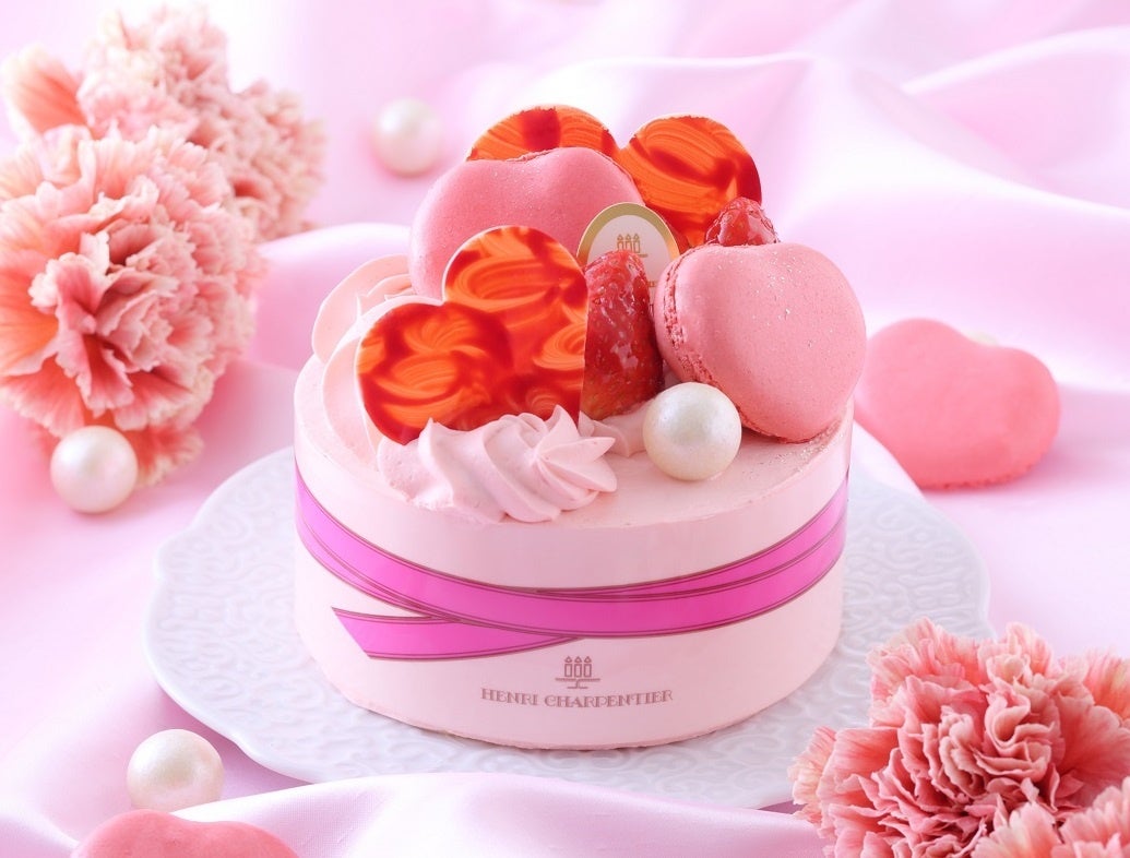 ＜アンリ・シャルパンティエ＞ メルシー・ママン（12㎝） 3,024円  ※5／10（金）～12（日）の販売 ■地下1階 洋菓子売場