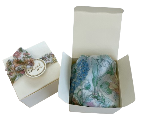 ＜リバティ＞ スカーフ（箱入り） 6,600円&nbsp; ■1階 婦人洋品売場