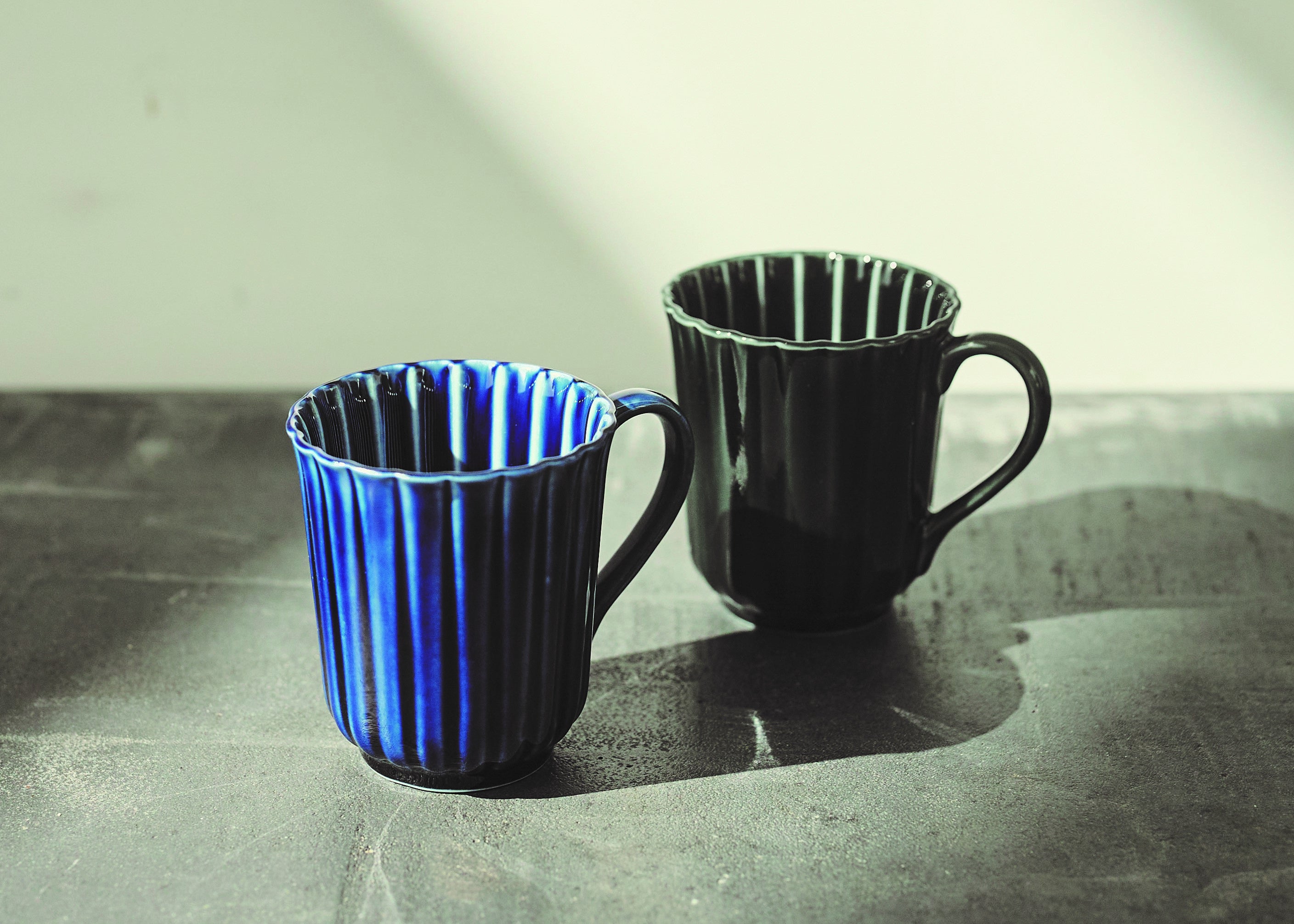 ＜カネコ小兵製陶所＞ ぎやまん陶 マグカップ 各3,300円