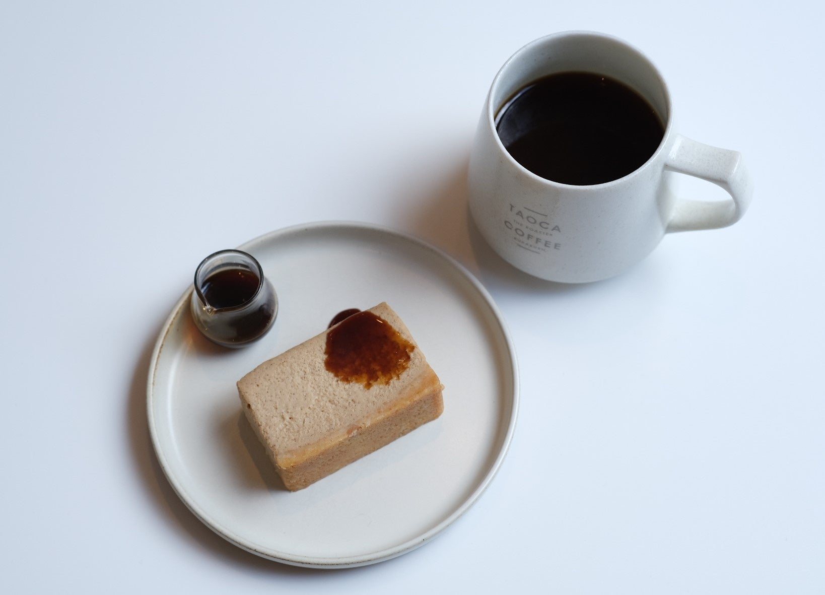 ＜タオカ コーヒー＞コーヒーチーズケーキ （1カット）601円／（1ホール）3,501円