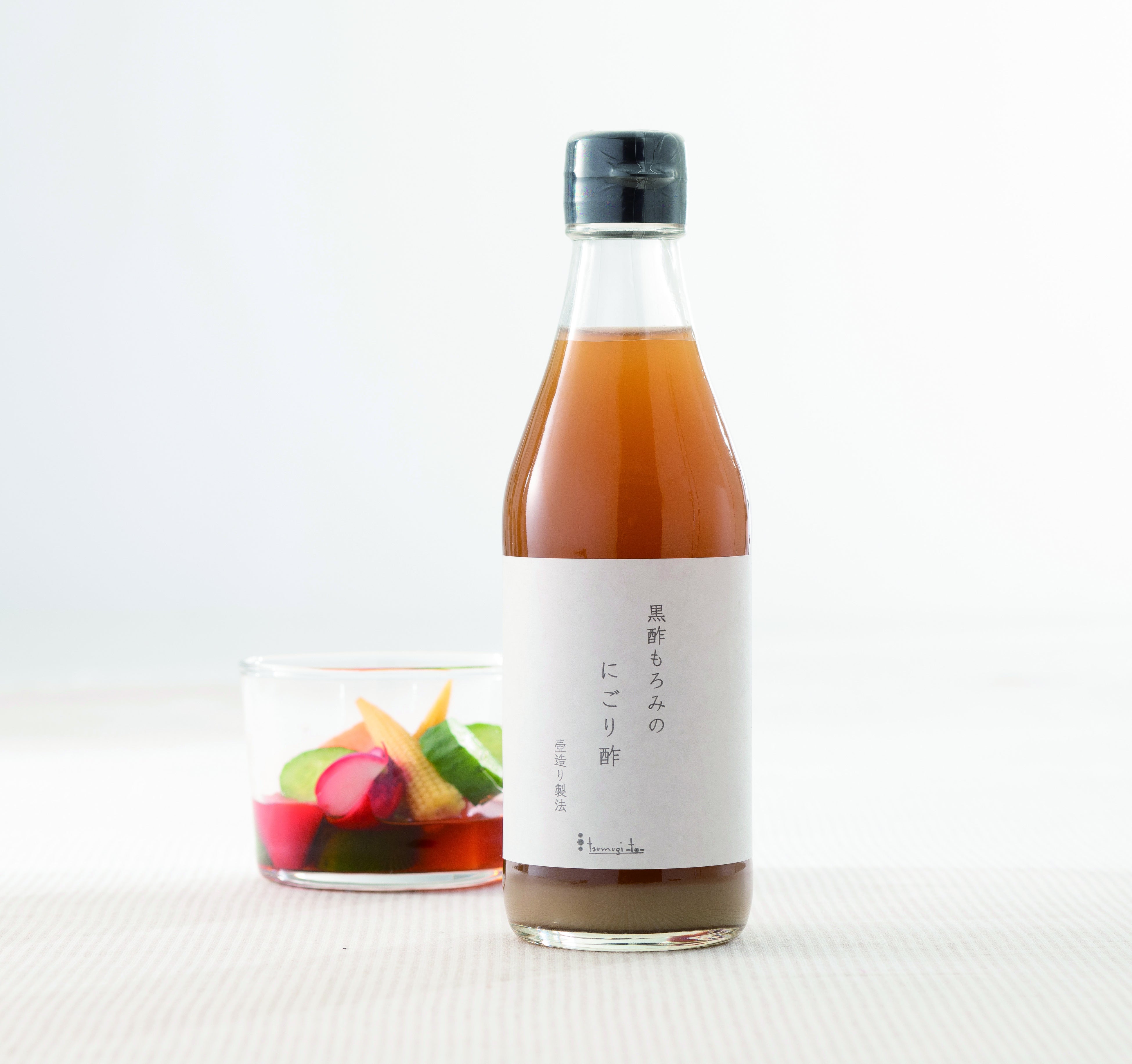 ＜りんねしゃ＞ 料理家 榎本美沙×坂元醸造 黒酢もろみのにごり酢（300ml） 1,980円