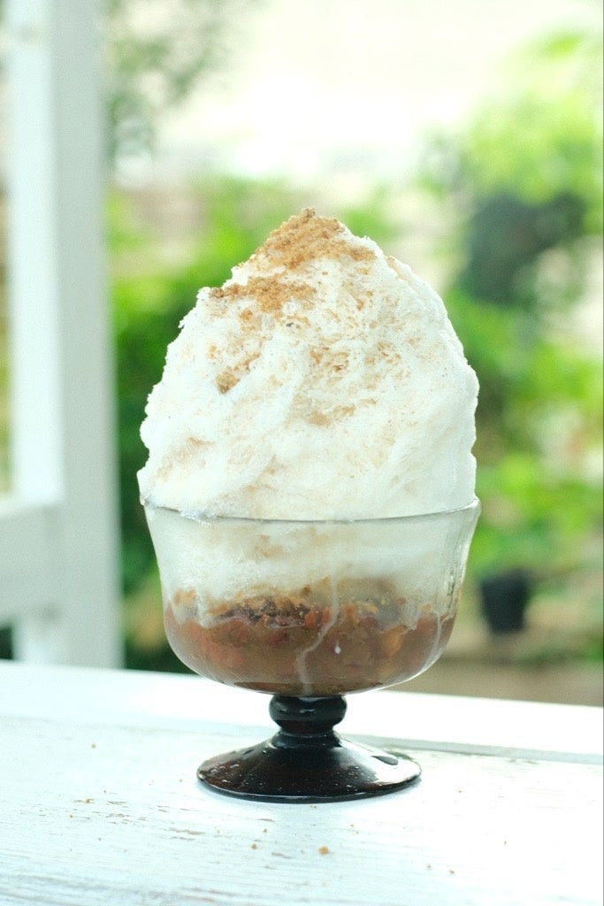 ＜喫茶ニワトリ＞ 黒糖金時豆 ばにらみるくぜんざい 990円