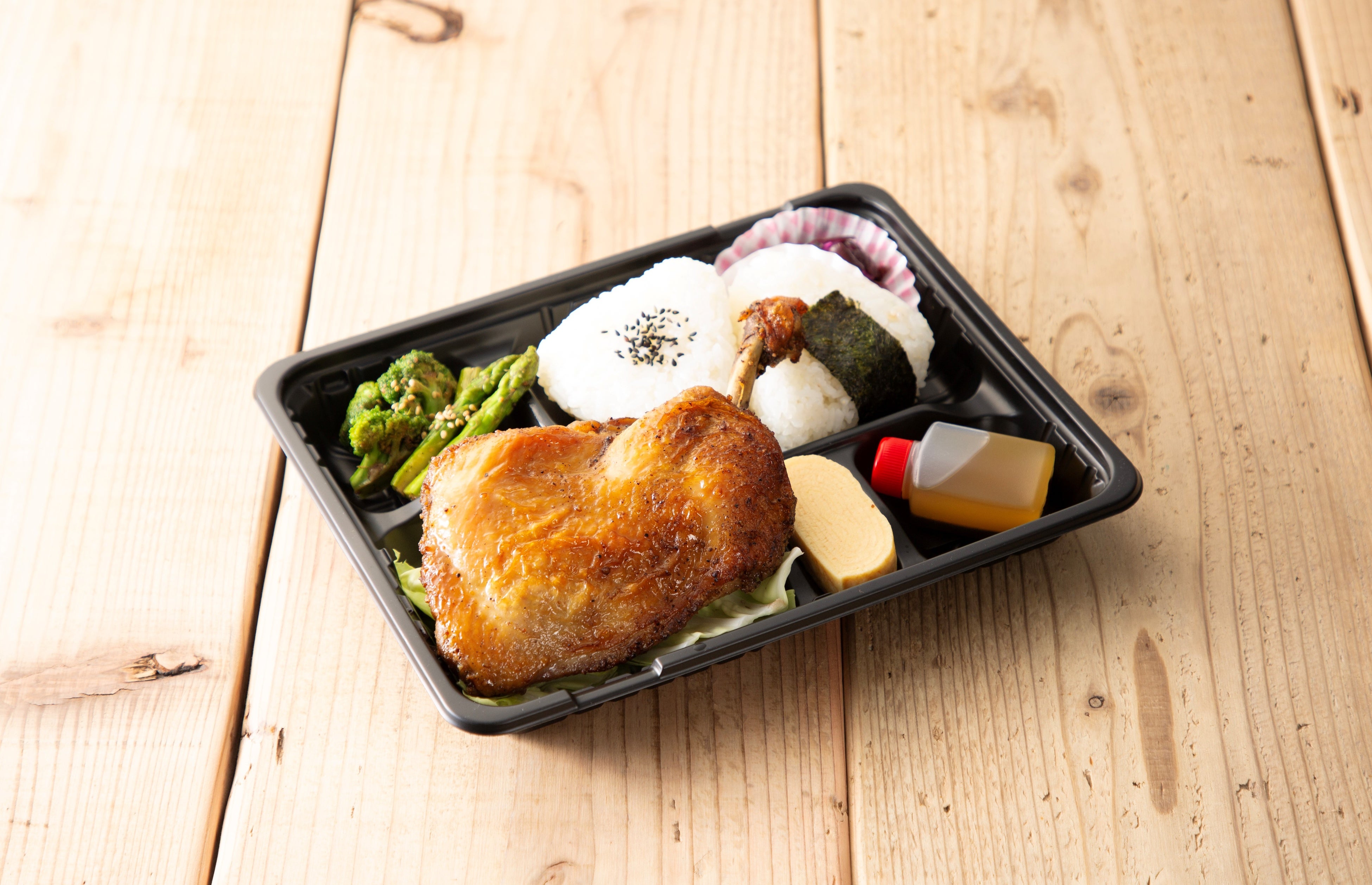 香川県高松市 ＜骨付鳥 蘭丸＞ 本場の食べ方堪能弁当 （1折）1,620円