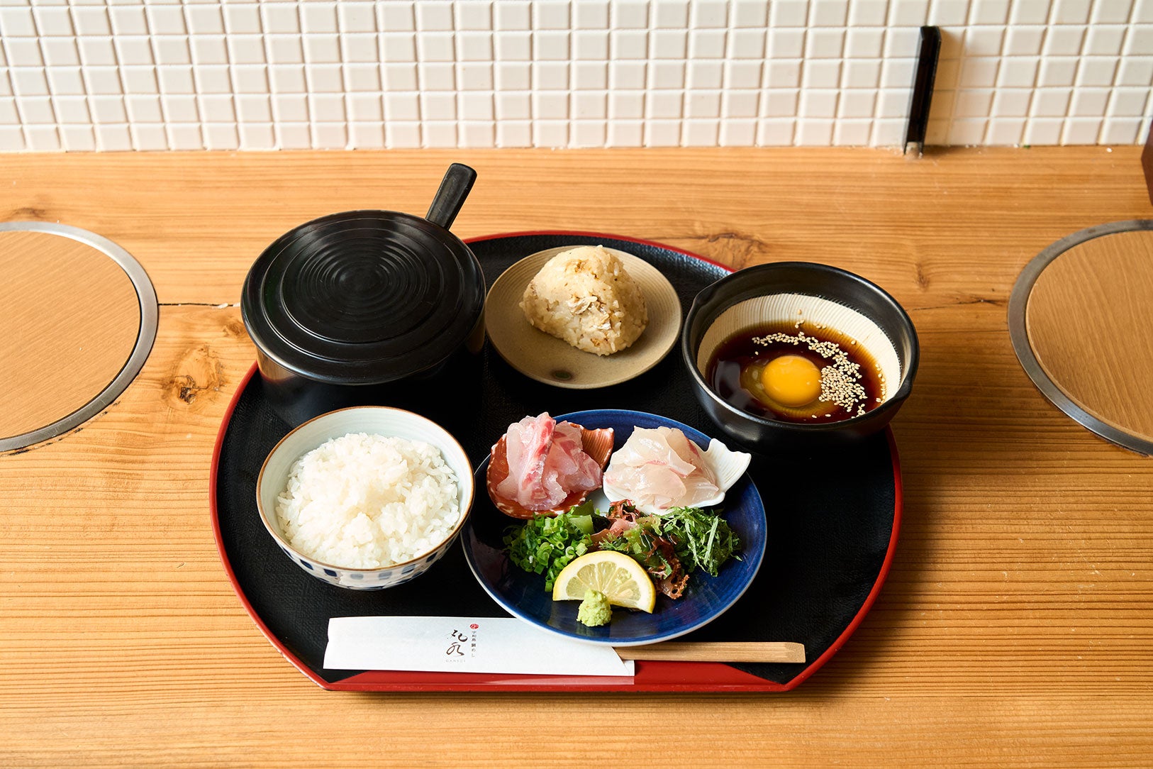 愛媛県松山市 ＜元祖 宇和島鯛めし 丸水＞ 宇和島鯛めし食べ比べ （松山鯛めし付き） 1,925円