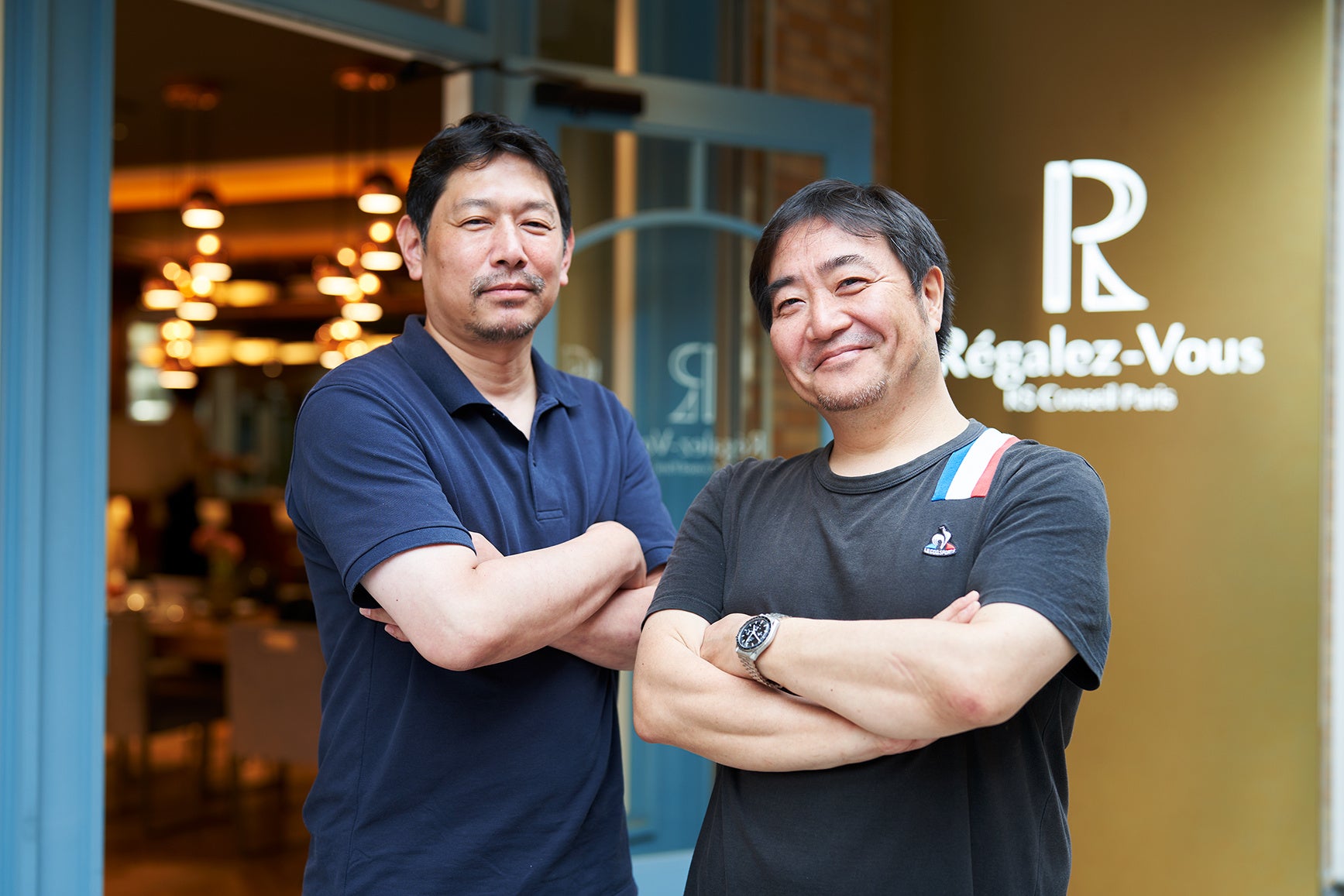 （左）＜ル・トレトゥール K＞梅林シェフ　右）＜レガレヴ＞佐藤シェフ