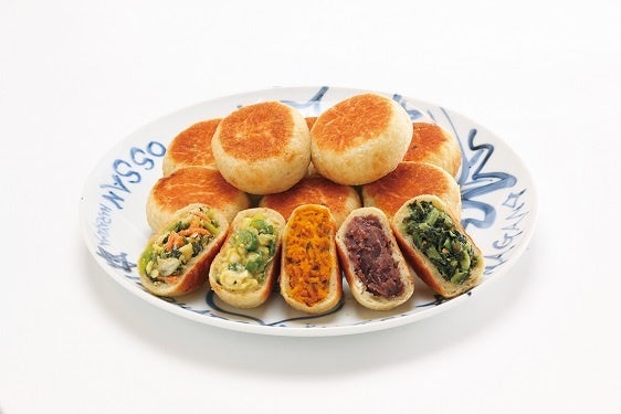 <いろは堂>おやき各種(1個)270円 左から、野菜ミックス、ねぎみそ・かぼちゃ・粒あん・野沢菜