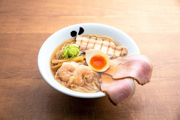 炙り・しっとりチャーシュー海老ワンタンメン(醤油)(1杯)1,628円(各日200杯限り)