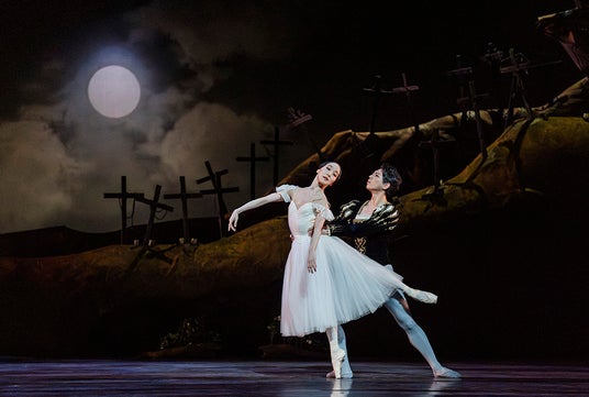 新国立劇場バレエ団「ジゼル」ロンドン公演、5つ星評価で大成功 新国立劇場バレエ団「ジゼル」ロンドン公演、5つ星評価で大成功