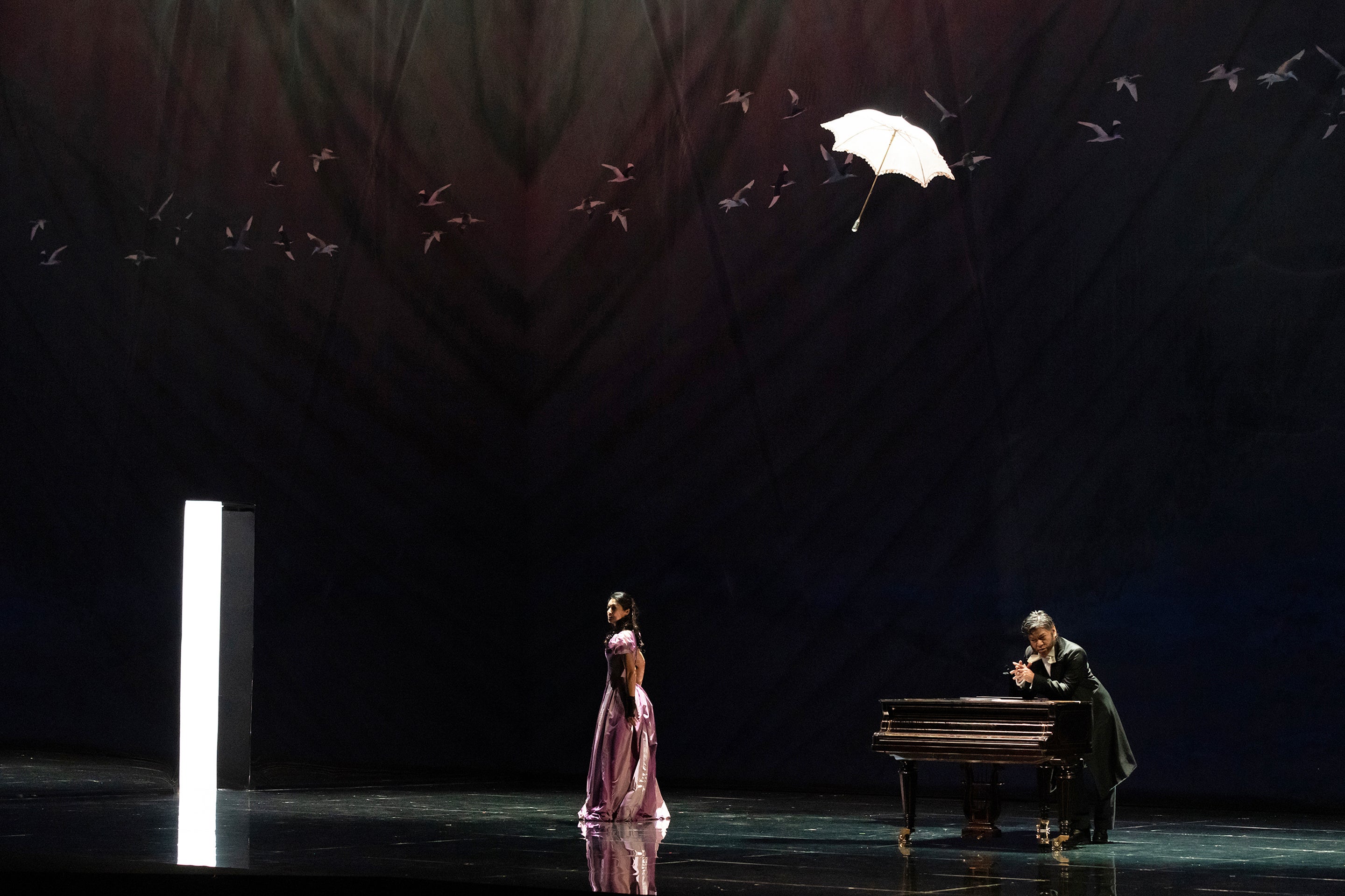 新国立劇場『椿姫』2019年公演より　撮影：寺司正彦