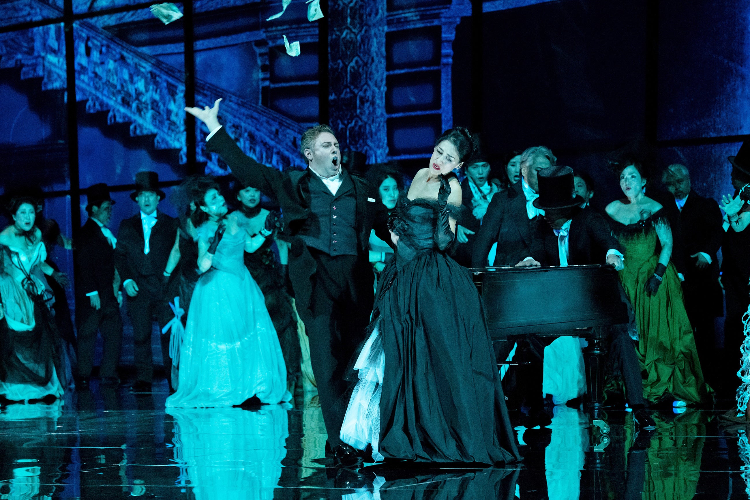 新国立劇場『椿姫』2019年公演より　撮影：寺司正彦