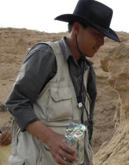 ＜王暁鳴博士＞