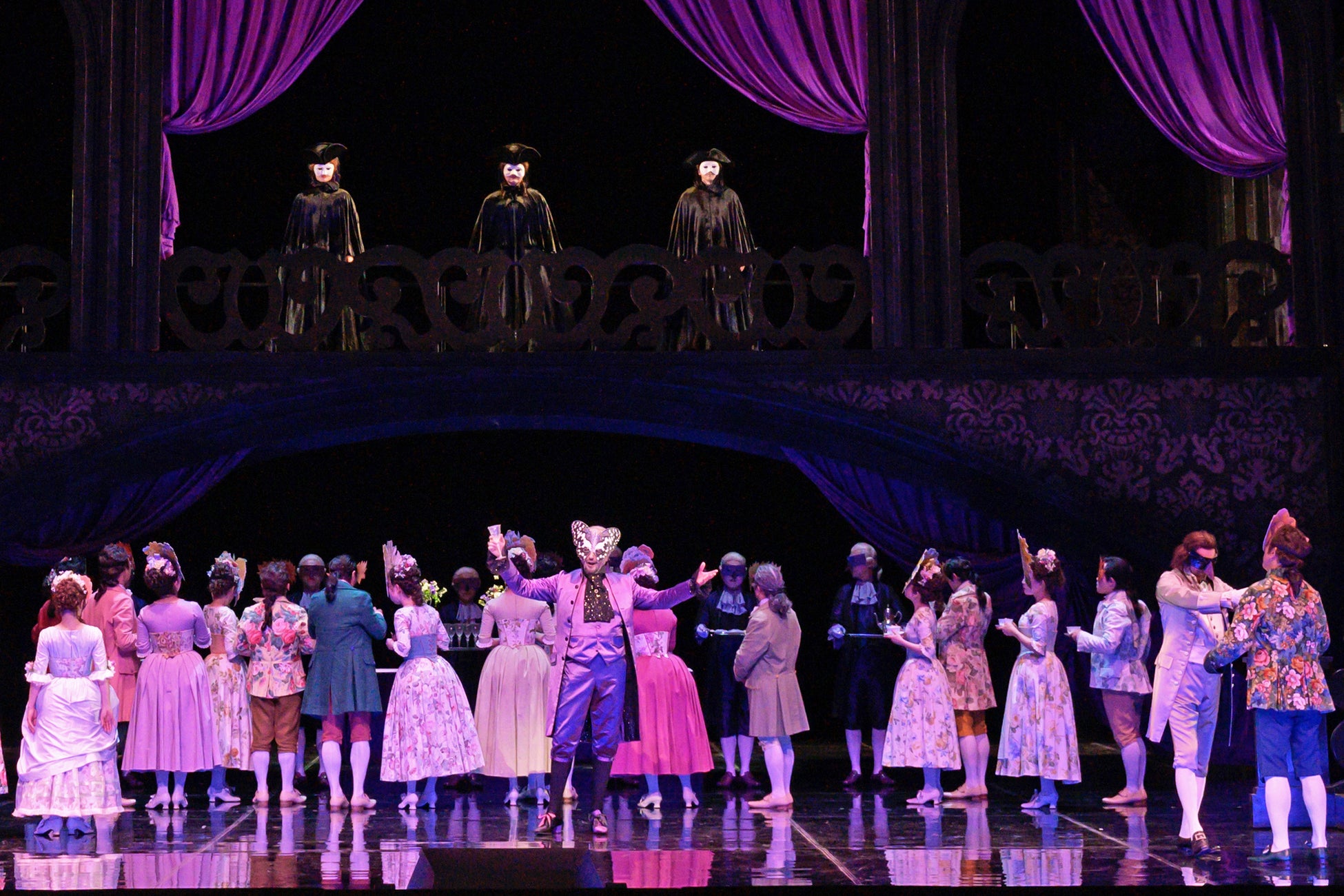 新国立劇場『ドン・ジョヴァンニ』2019年公演より 撮影:寺司正彦