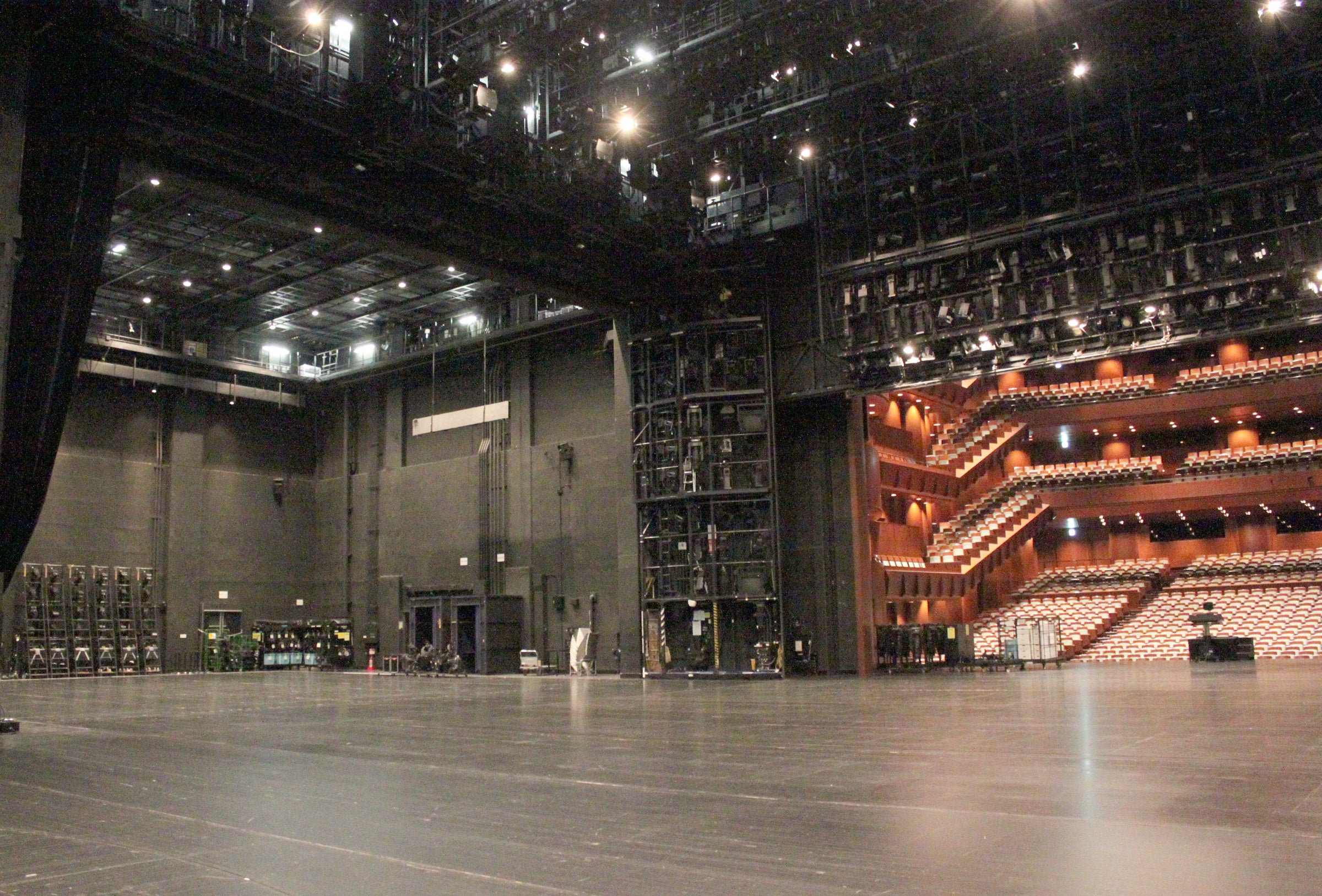 オペラパレス舞台上