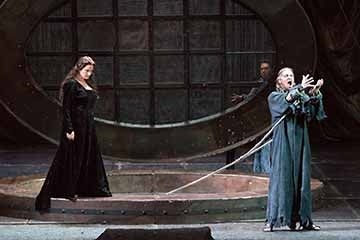 新国立劇場『サロメ』2016年公演より　撮影：寺司正彦