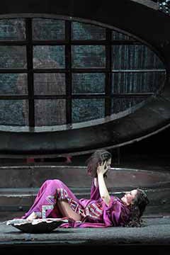 『サロメ』2016公演より　撮影：寺司正彦