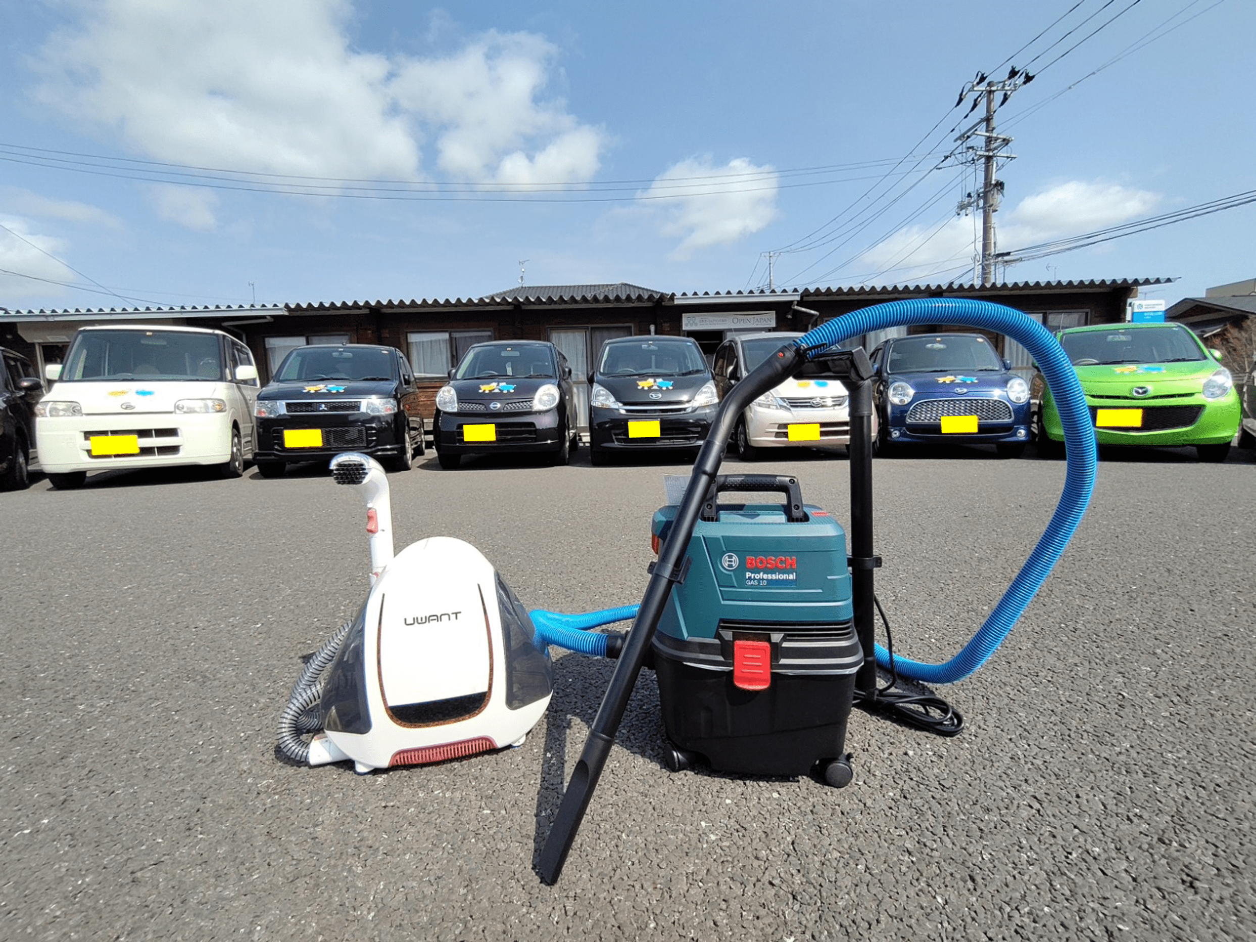 寄付されたシート洗浄機と車内用掃除機