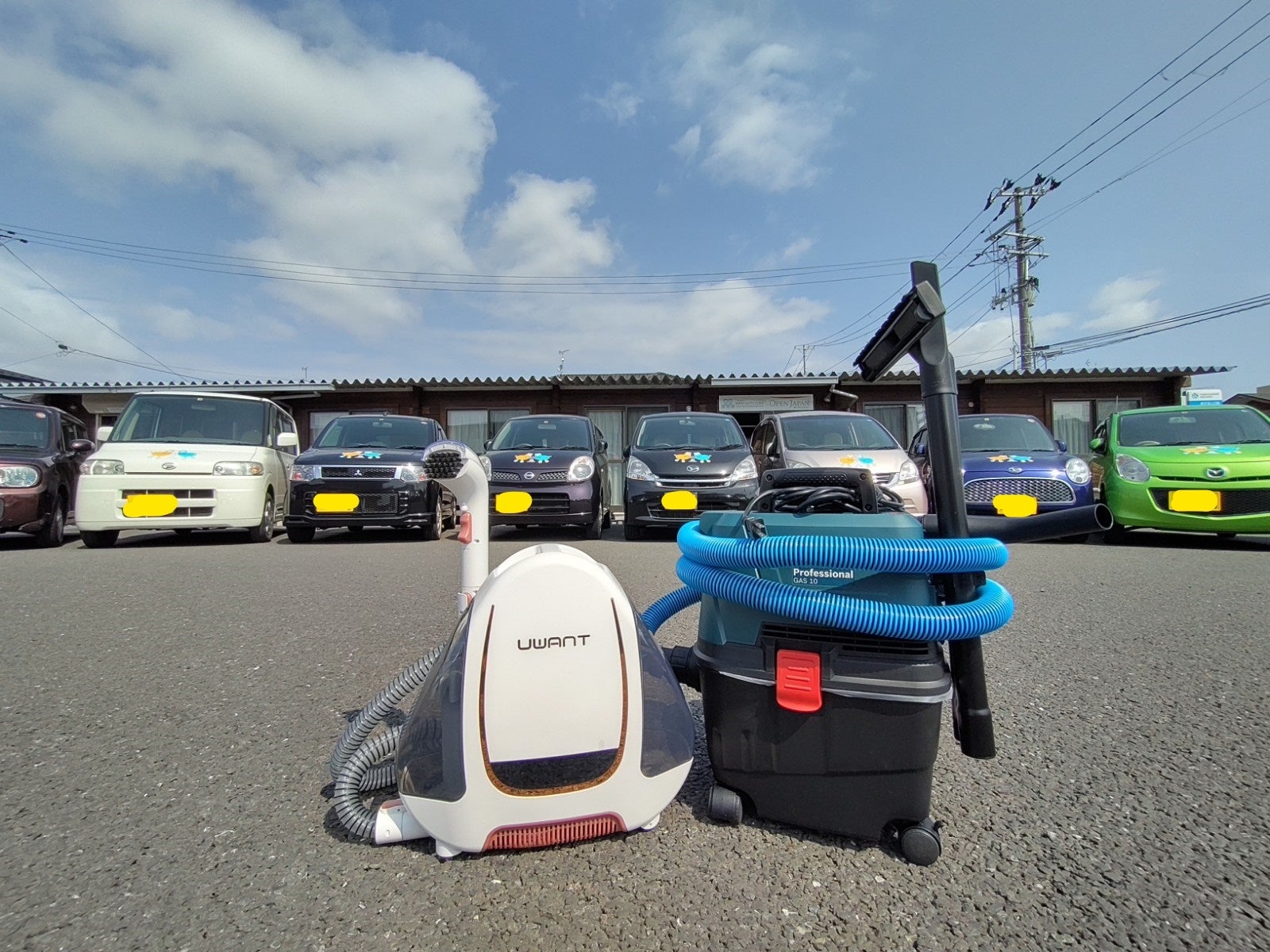 車内シート洗浄機と車内掃除機