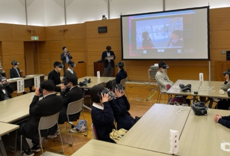 他の学校の映像も参加者全員で視聴し地域の魅力を共有