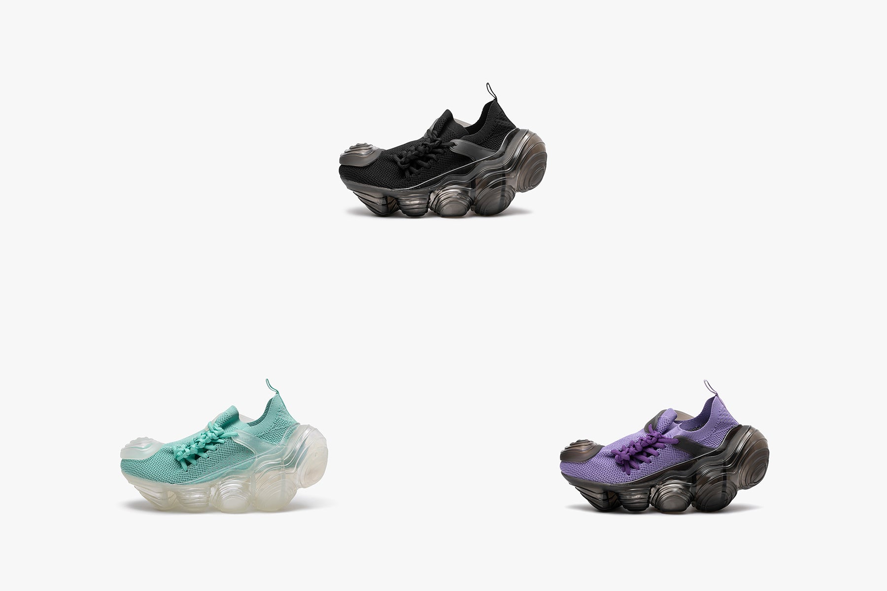 grounds」がブーツタイプの新作やカラフルで遊び心のあるアイテムを