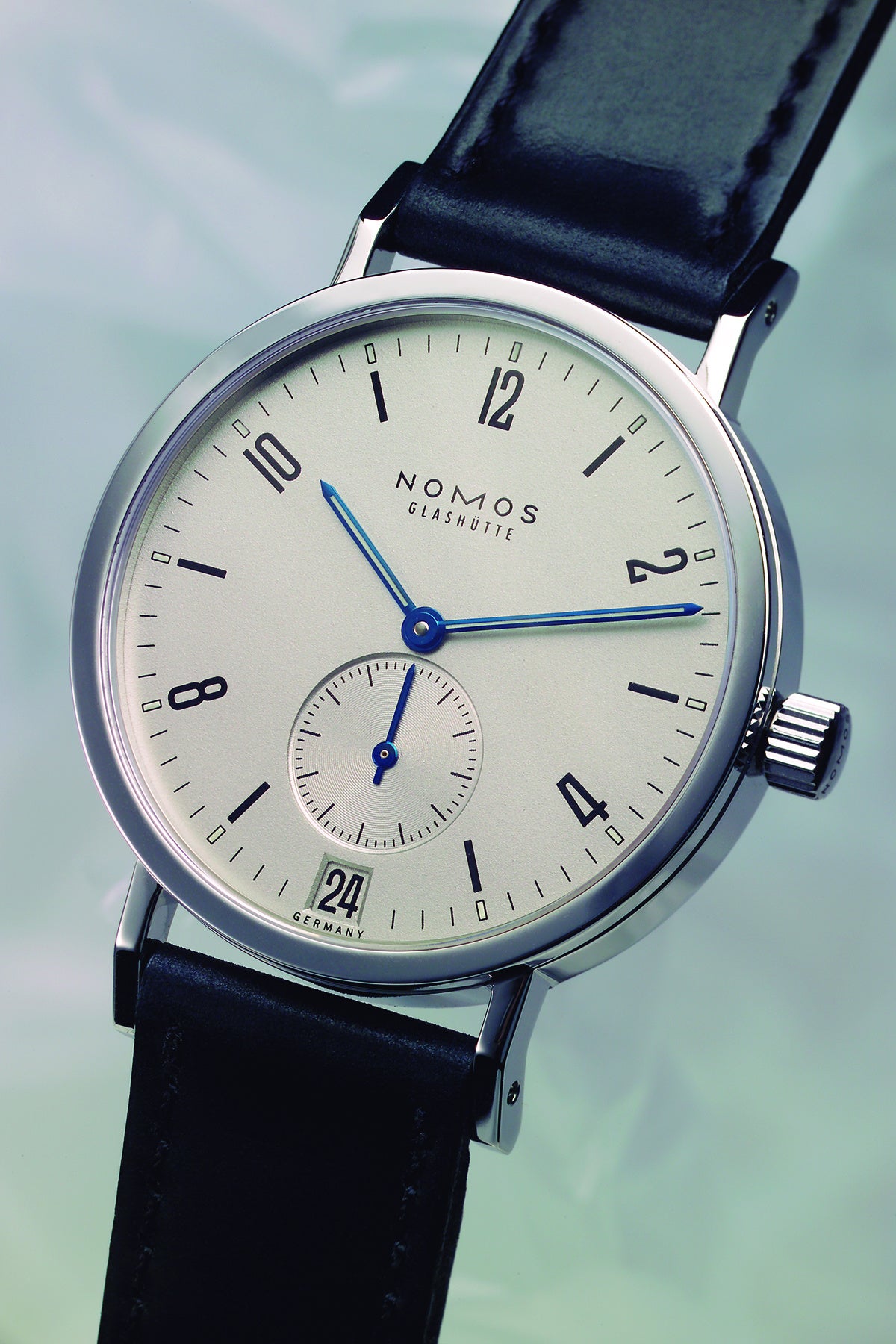 旧世代「α」を搭載したタンジェントスポーツ デイト