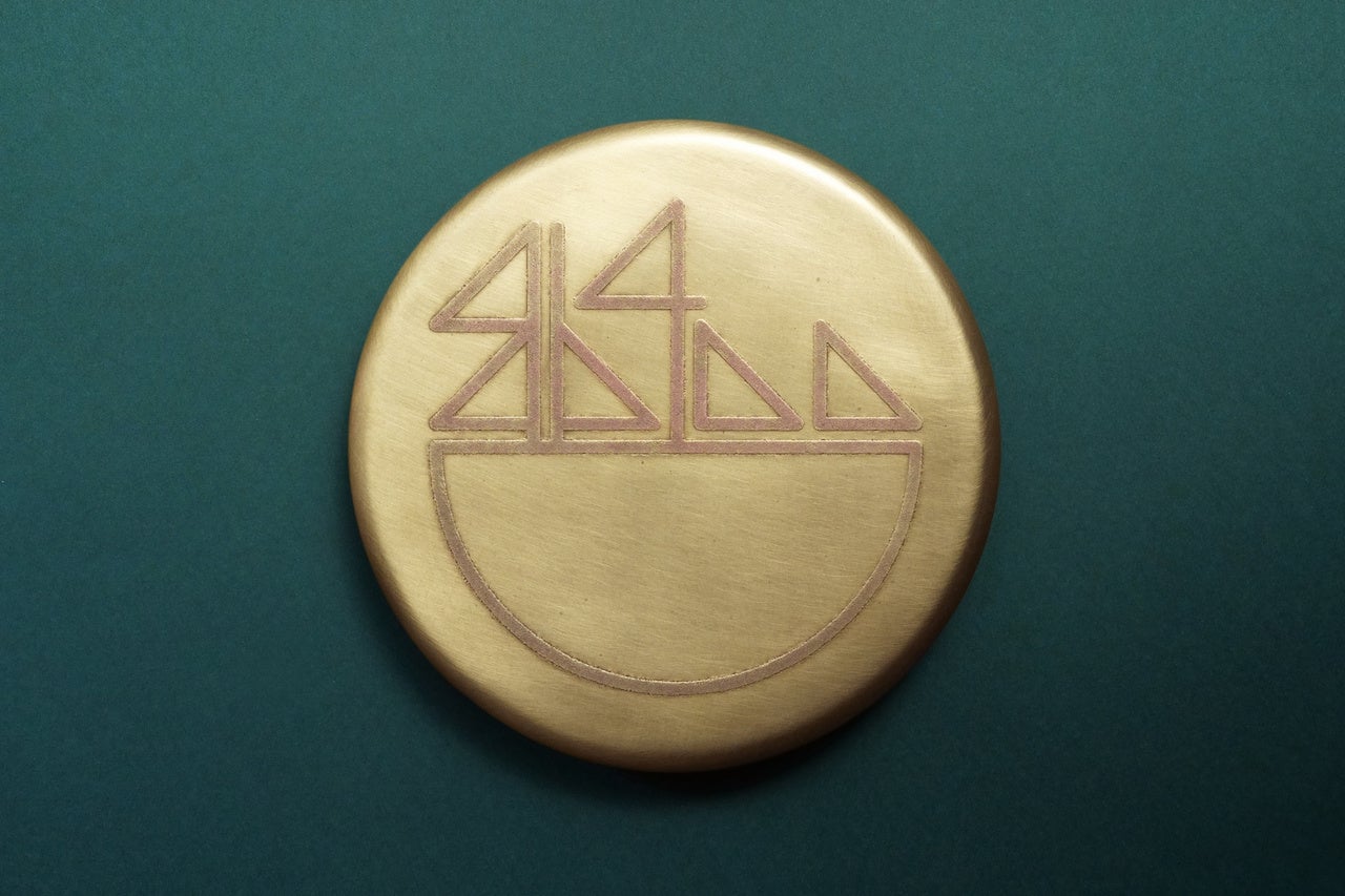 真鍮の“アンティーク表札”（ヘラ絞り）