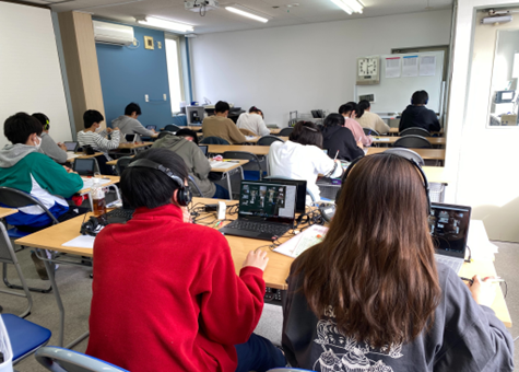 1人ひとりが端末を活用し、自立型学習をする様子