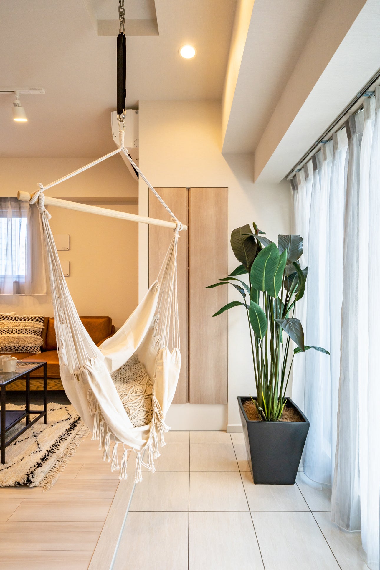 土間空間（3.65㎡）とハンモックフック