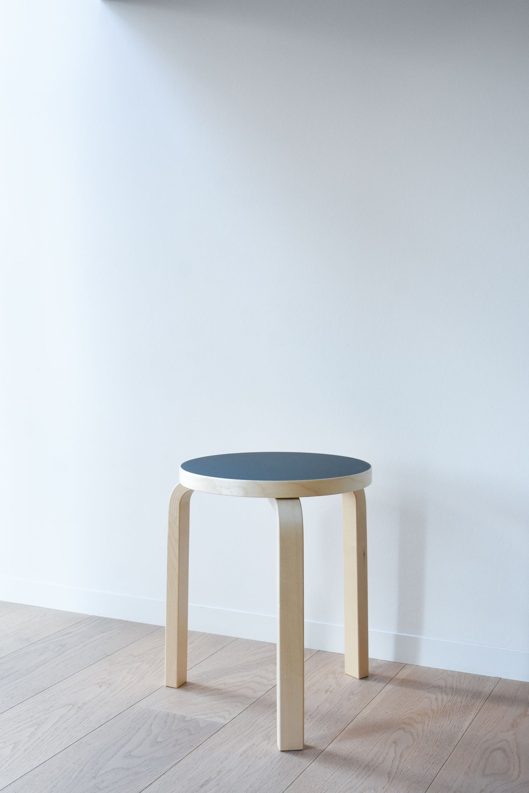 A賞　スツール60