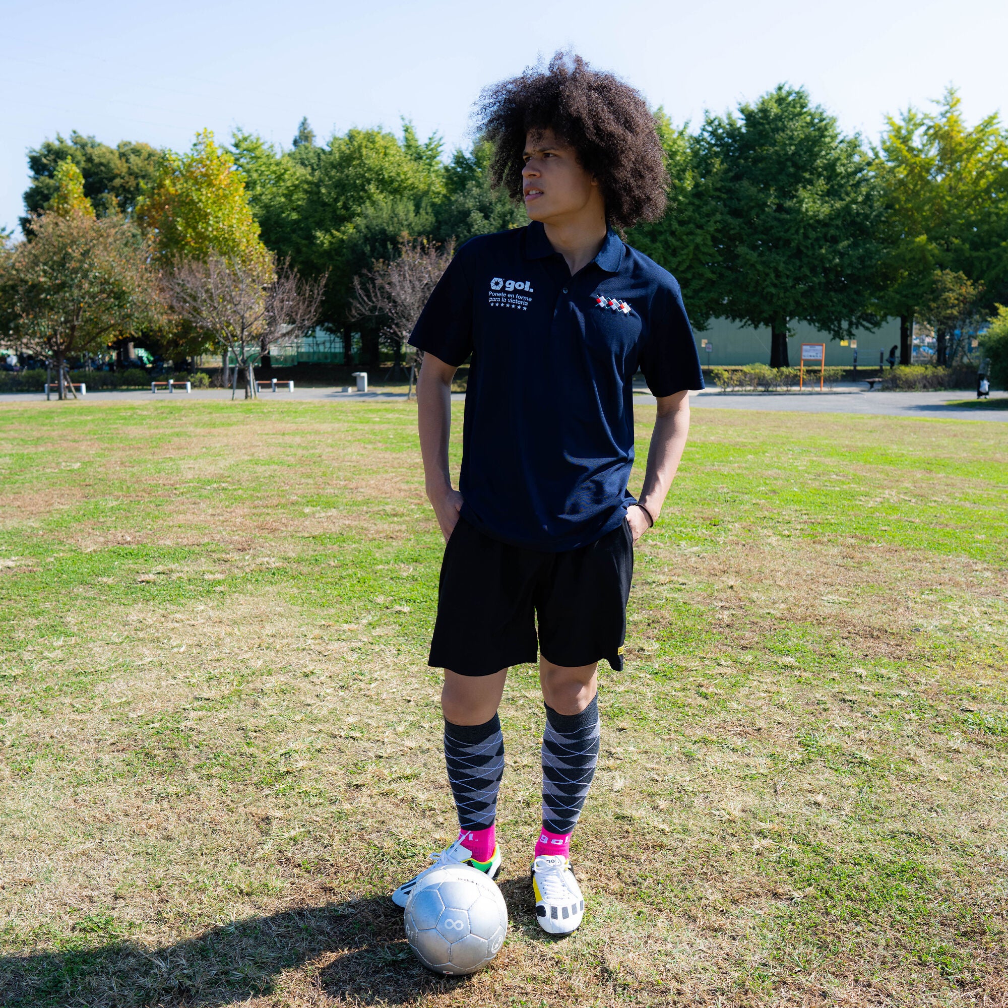 ベーシックで着回ししやすくボトムも選ばないデザイン