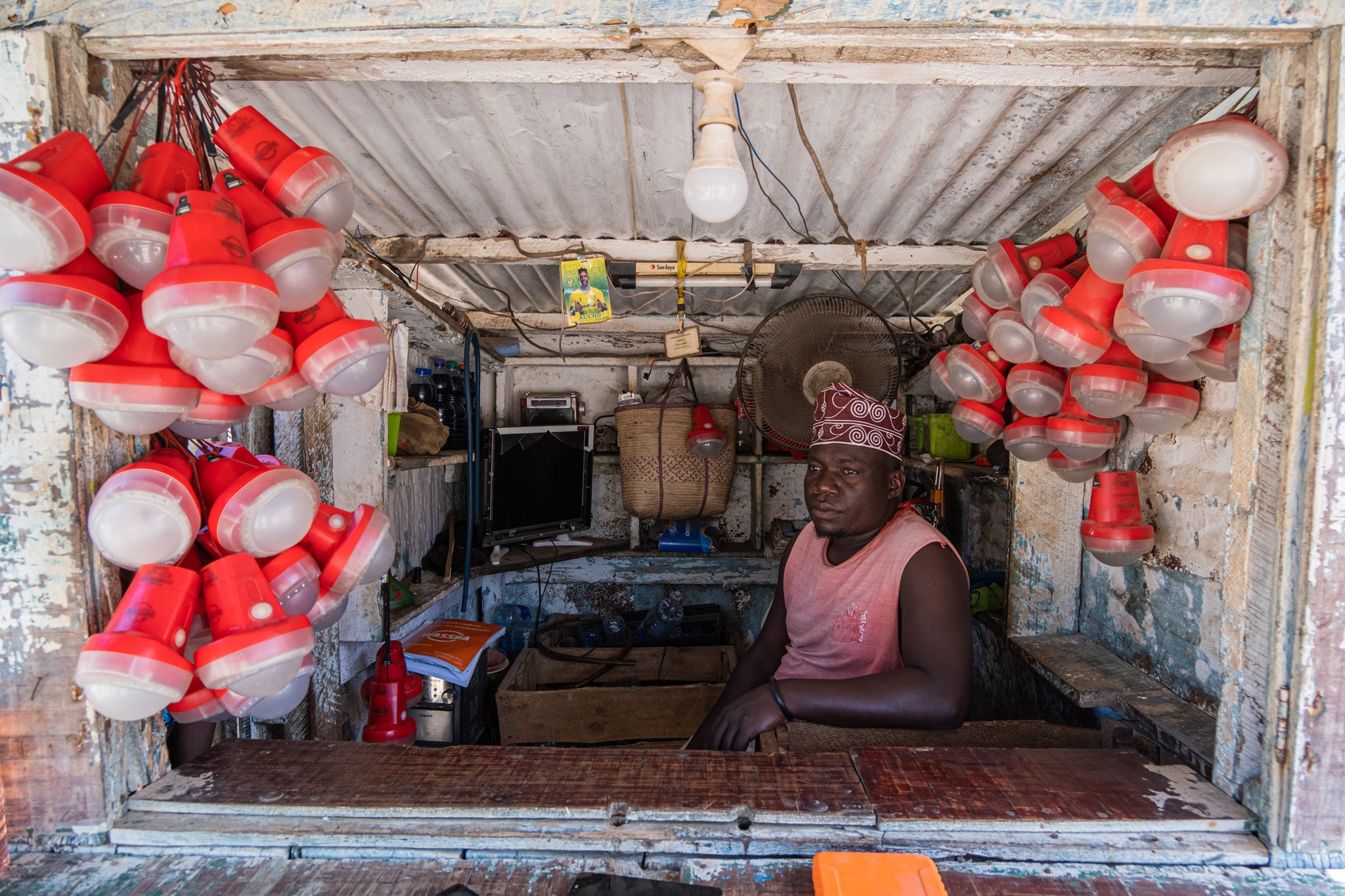 提携するキオスクのオーナー