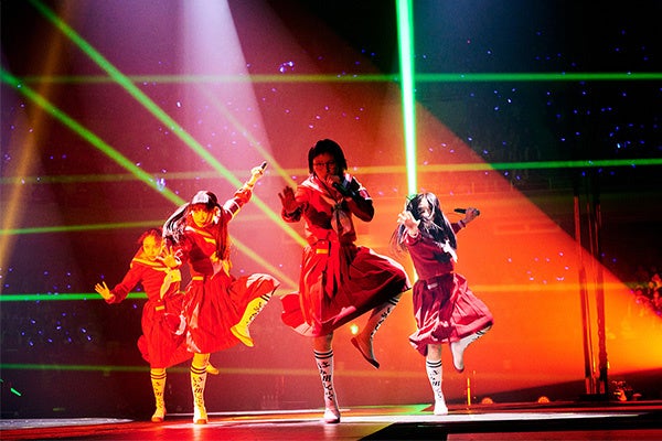 新学リのライブ映像全7曲をJOYSOUND「みるハコ」で無料配信!カラオケルームで臨場感を満喫! 新学リのライブ映像全7曲をJOYSOUND「みるハコ」で無料配信!カラオケルームで臨場感を満喫!