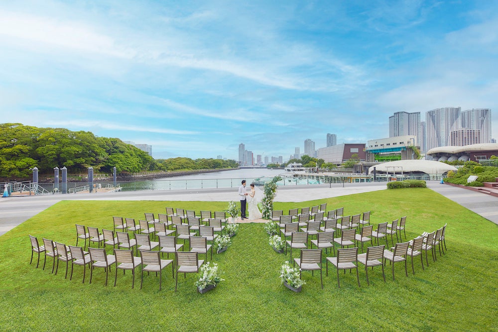 今と歴史が共存する街、東京 竹芝で行う自由なセレモニー。同性