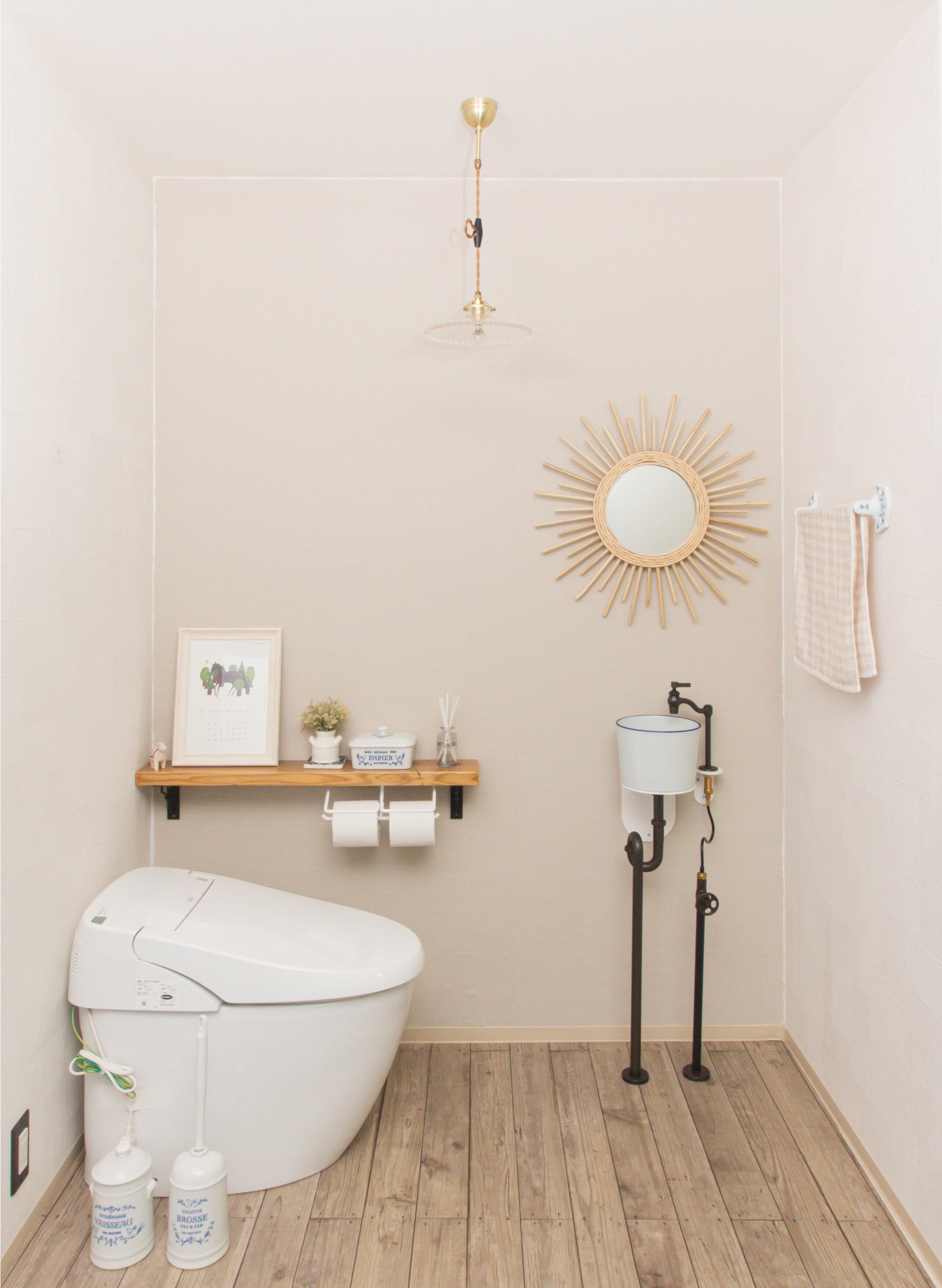 設置イメージ（フチ青色＋専用壁付カウンター（別売））