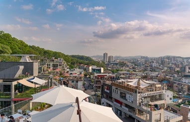 <寿岩谷カフェ通り>