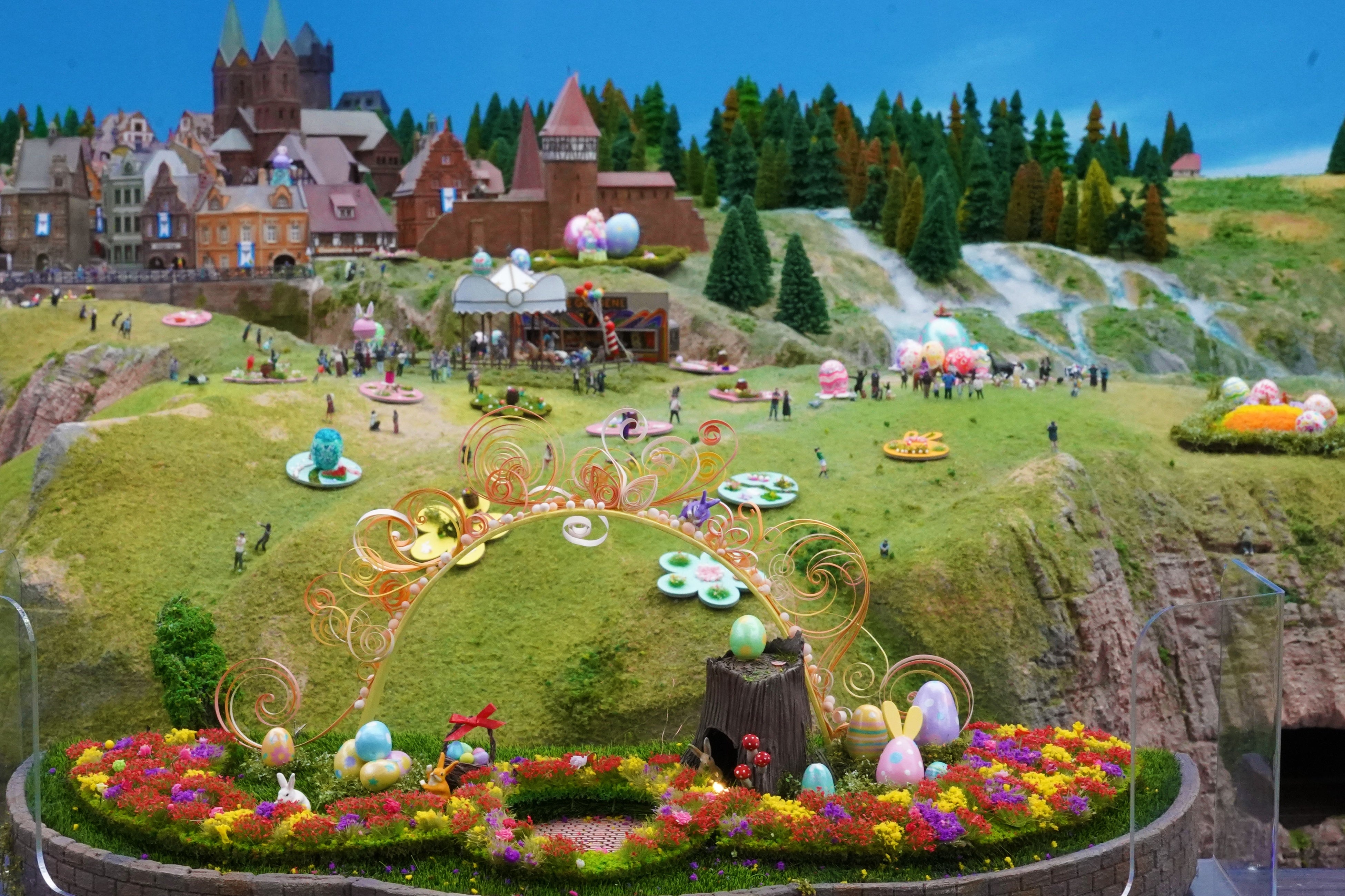 イースター仕様のカラフルな『世界の街』エリア