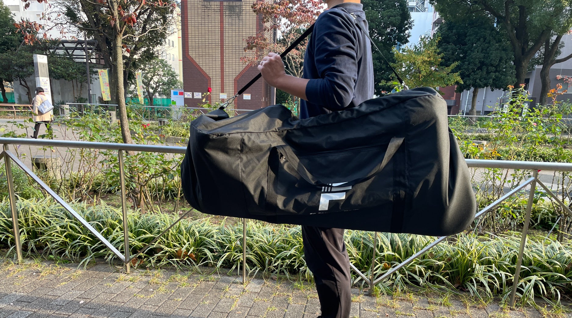 持ち運びに便利な輪行バッグをプレゼント