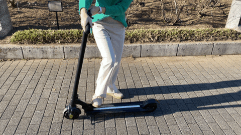 重厚な見た目なのに重さ9.5kｇ