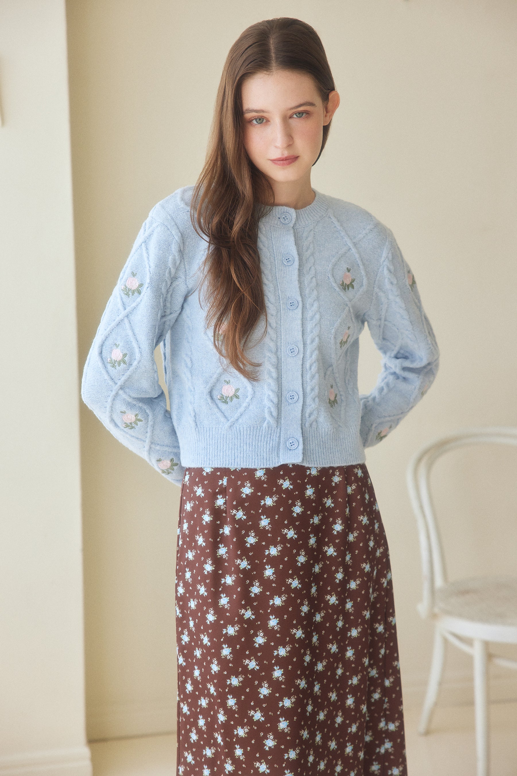 【Cath Kidston】新作アパレル、10月9日（金）発売開始！ぬくもりを感じる刺繍カーディガンと、異素材のコントラストを楽しむサテンスカート
