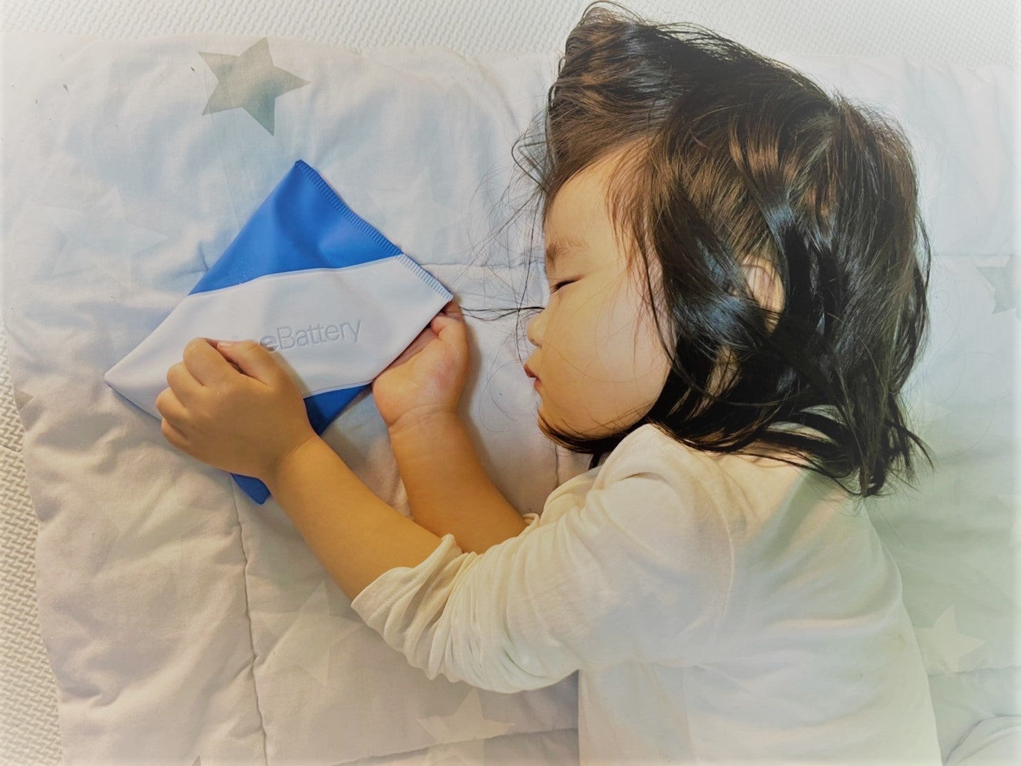 手のひら冷やすだけで、ぐっすり眠れる