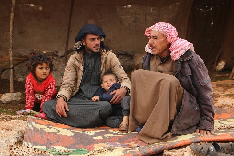 シリア北西部イドリブ県にある避難民キャンプに住む人びと＝2020年11月9日 © Abdul Majeed Al Qareh／MSF