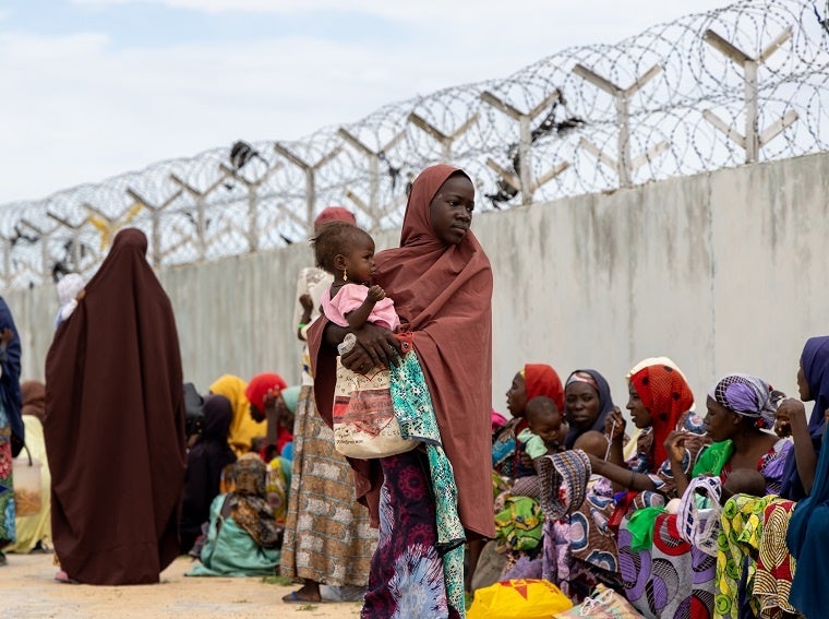 北部ナイジェリアでは子どものために栄養価の高い食料を手に入れることは容易ではない＝2023年7月14日 © Ehab Zawati／MSF