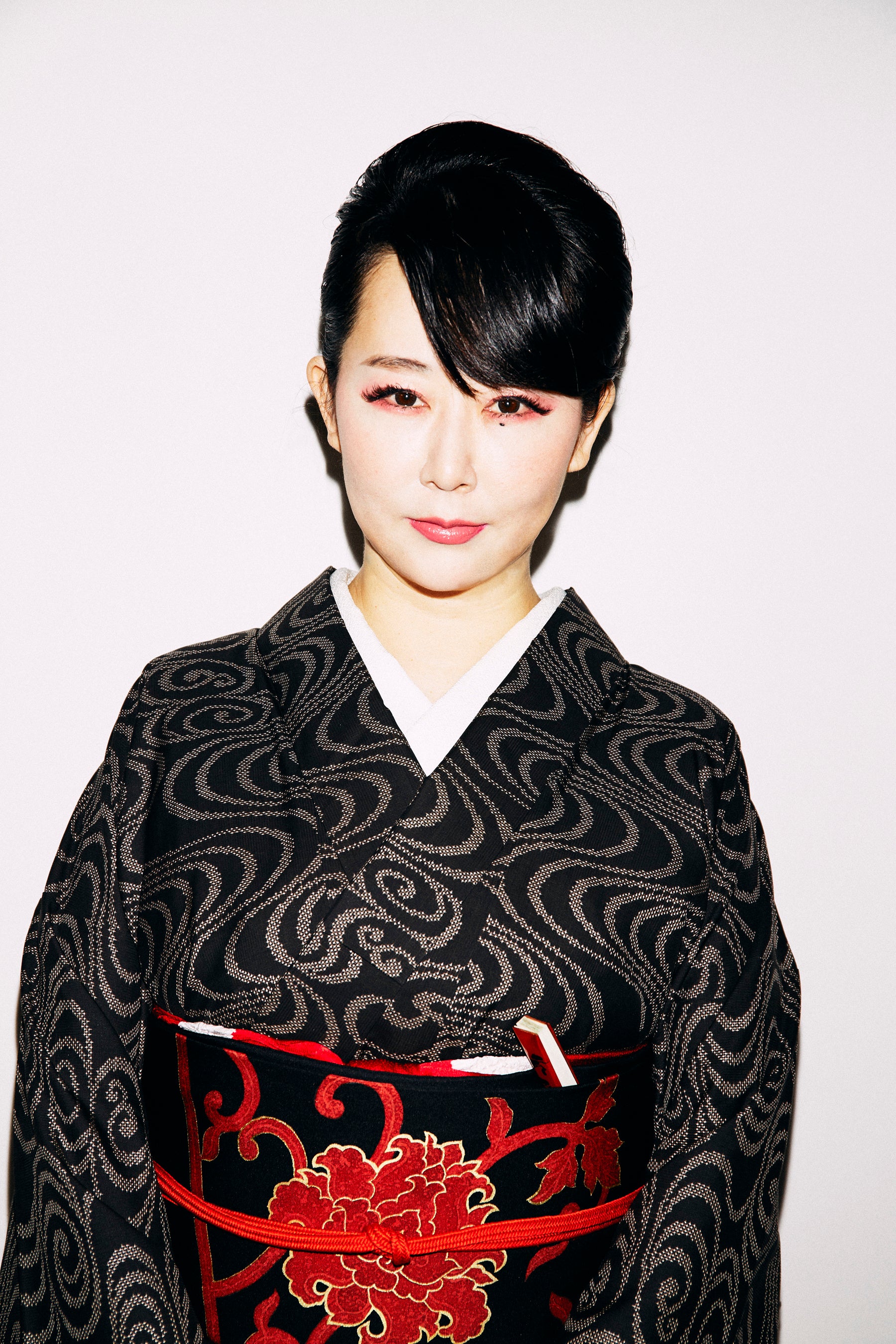 大人気漫画家・東村アキコの新作エッセイ『おんな追分 東村アキコの人間観察日記』11月26日（木）発売決定！