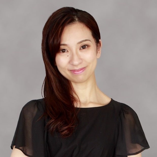 単行本未収録、元宝塚雪組・咲妃みゆさんの写真を特別公開！元
