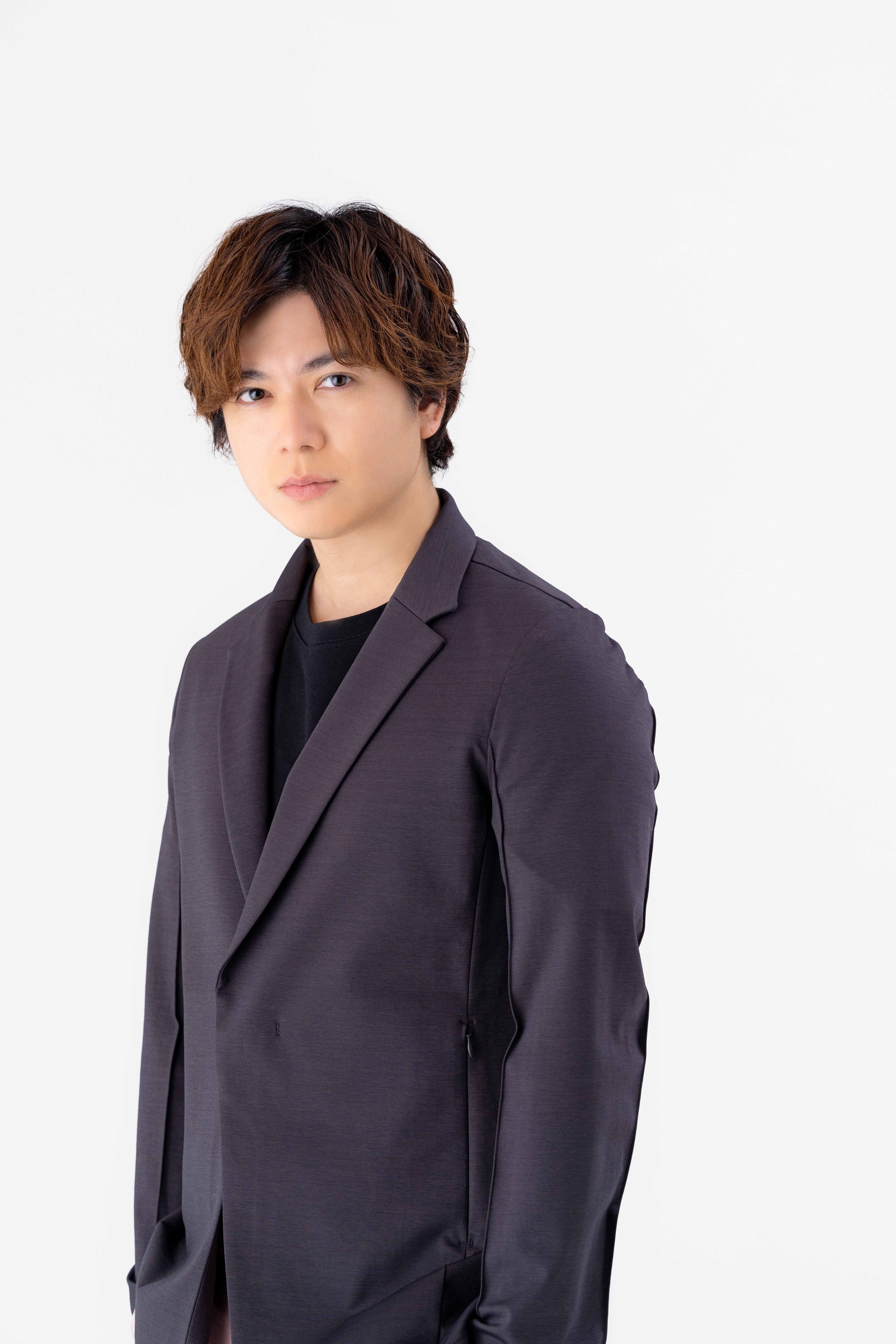 加藤シゲアキさん　（C）新潮社