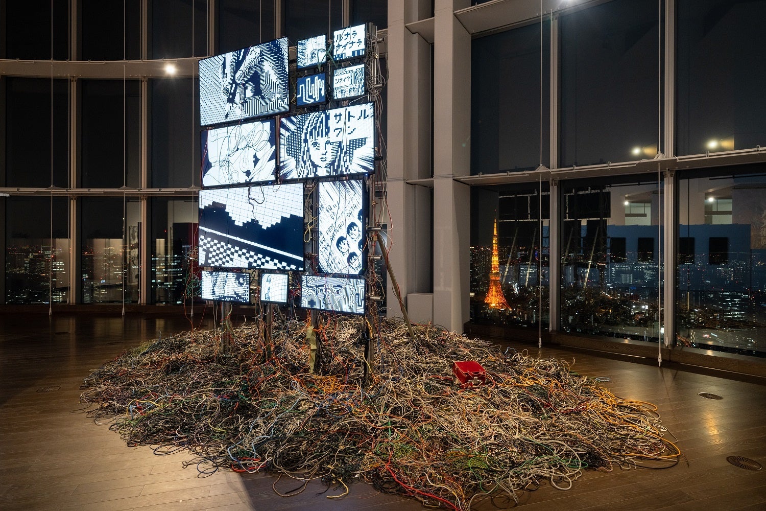 エキソニモ 《回想回路（Callback）》 2022年 ミクストメディア ©エキソニモ ©楳図かずお／小学館 Photo：Ken Kato