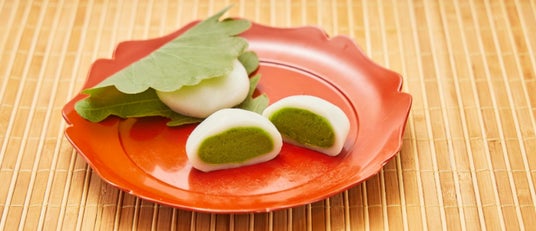 昨年1万個突破の人気商品!胡蝶庵から宇治抹茶使用の「柏もち<抹茶>」販売開始 昨年1万個突破の人気商品!胡蝶庵から宇治抹茶使用の「柏もち<抹茶>」販売開始