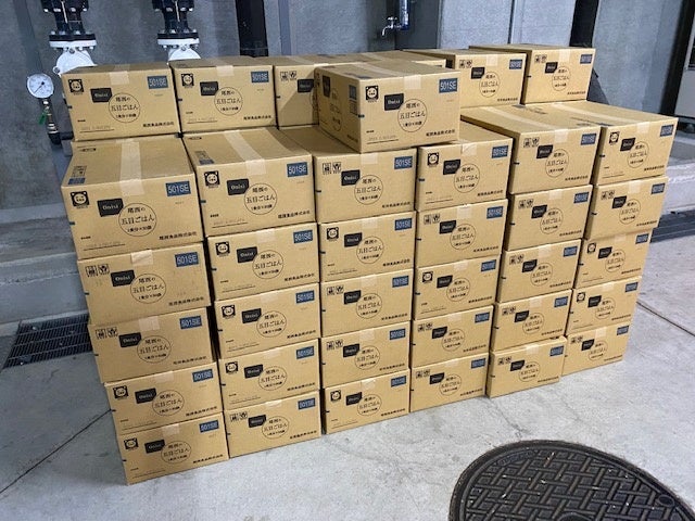 フードバンクへ寄付するアルファ米（2022年10月25日寄付時）