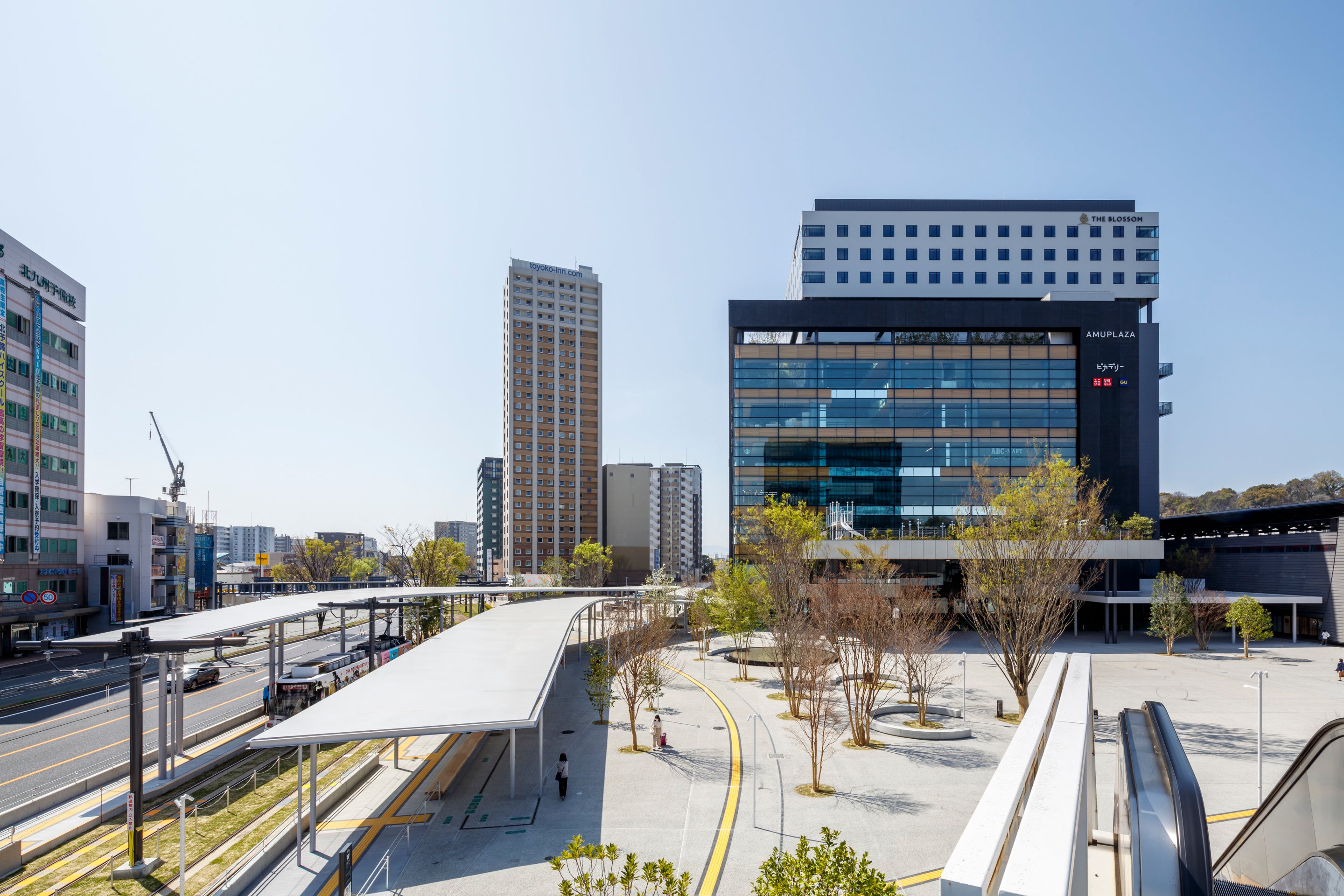 ①アミュひろば