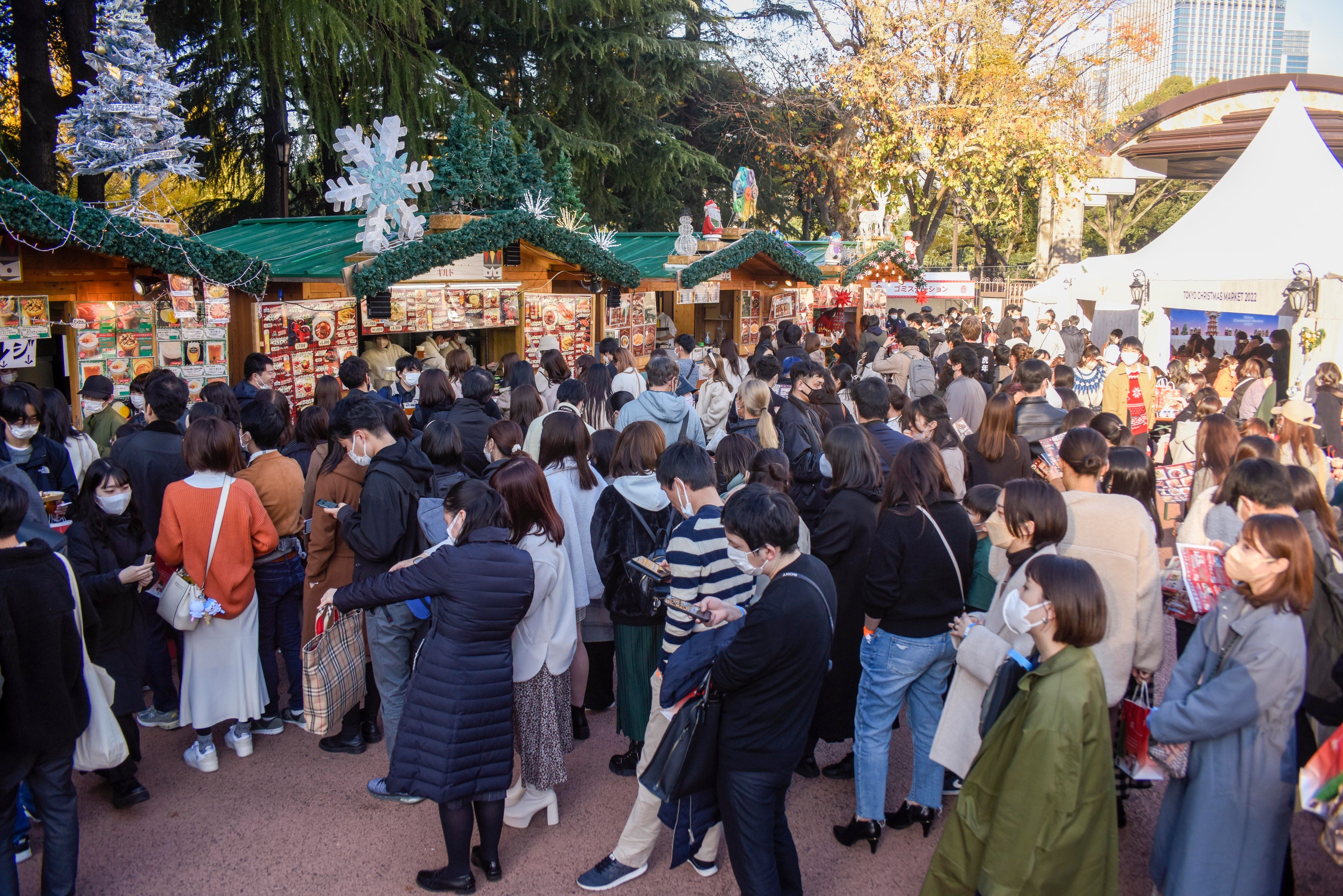 シーエ　エムジ　複製原画　クリスマス iFLYER: 世界初「2基の巨大クリスマスピラミッド」が出現！神宮